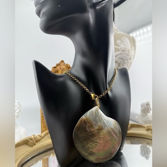 Gold plated Natural Shell Necklace Anthropologie - Picture 7 of 9
